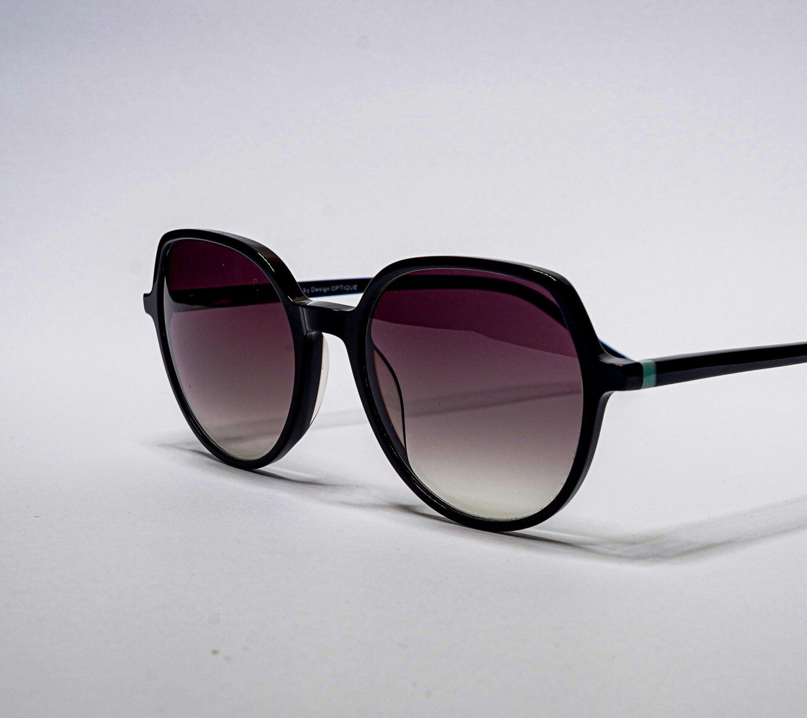 Visionary Vault UV400